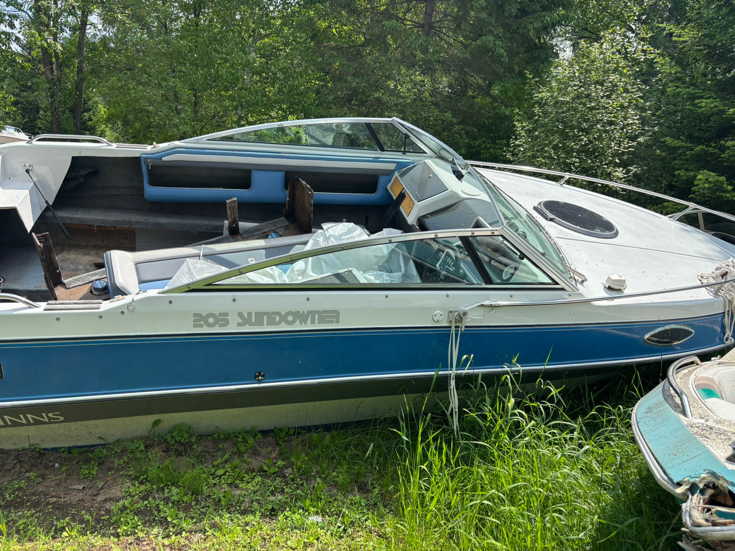 1990 FOUR WINNS Sundowner 2-Panel Windshield