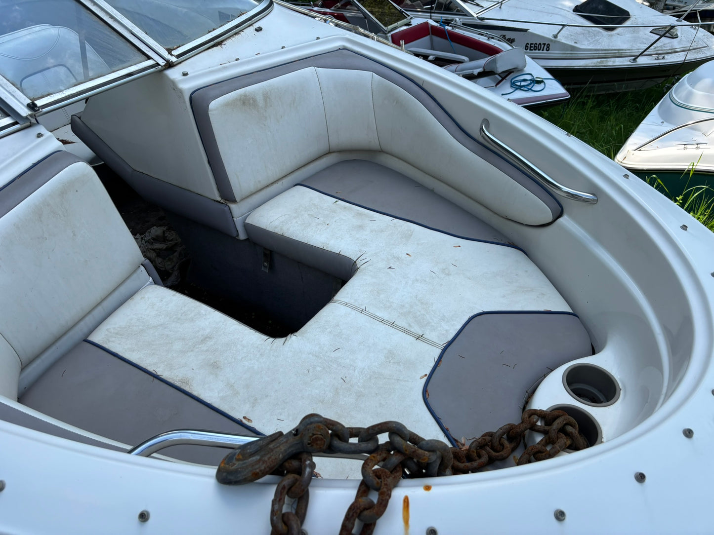 1992 Bayliner 3-Panel Curved Windshield