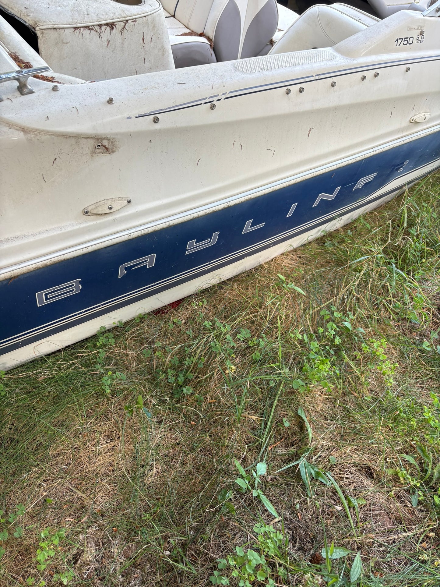 1993 Bayliner 3-Panel Curved Windshield