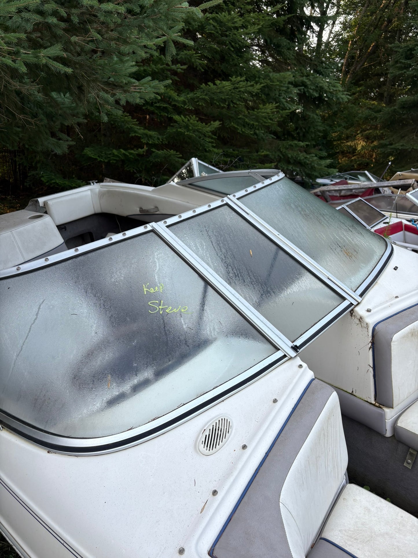 1993 Bayliner 3-Panel Curved Windshield