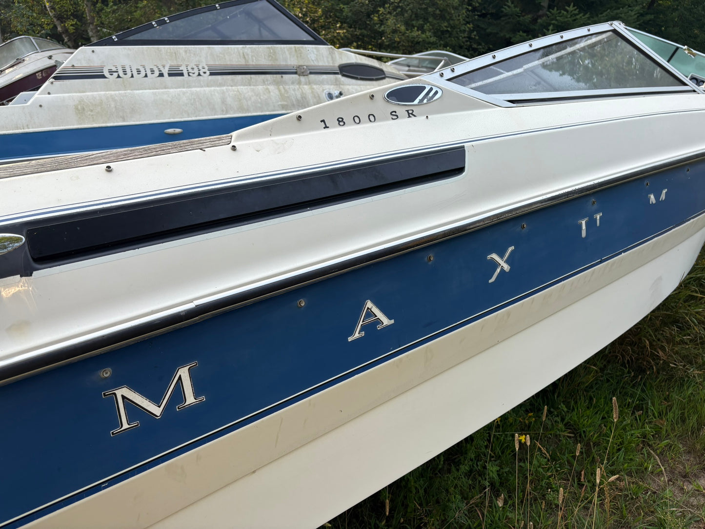 1993 Maxum 3-Panel Curved Windshield