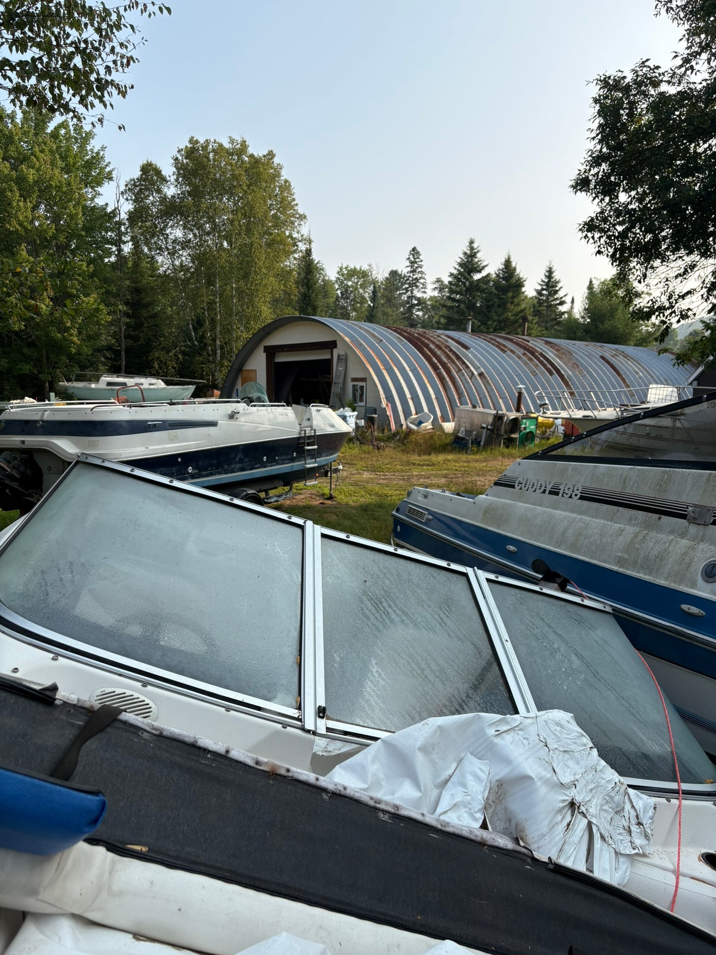 1993 Maxum 3-Panel Curved Windshield