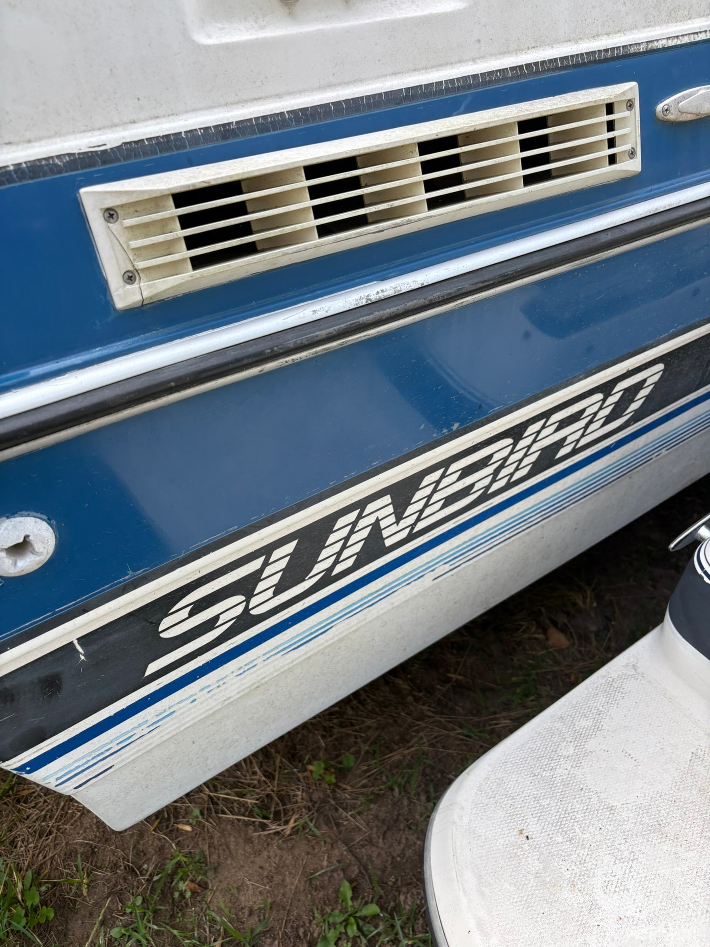 1993 Sunbird Cuddy 193 3-Panel Windshield