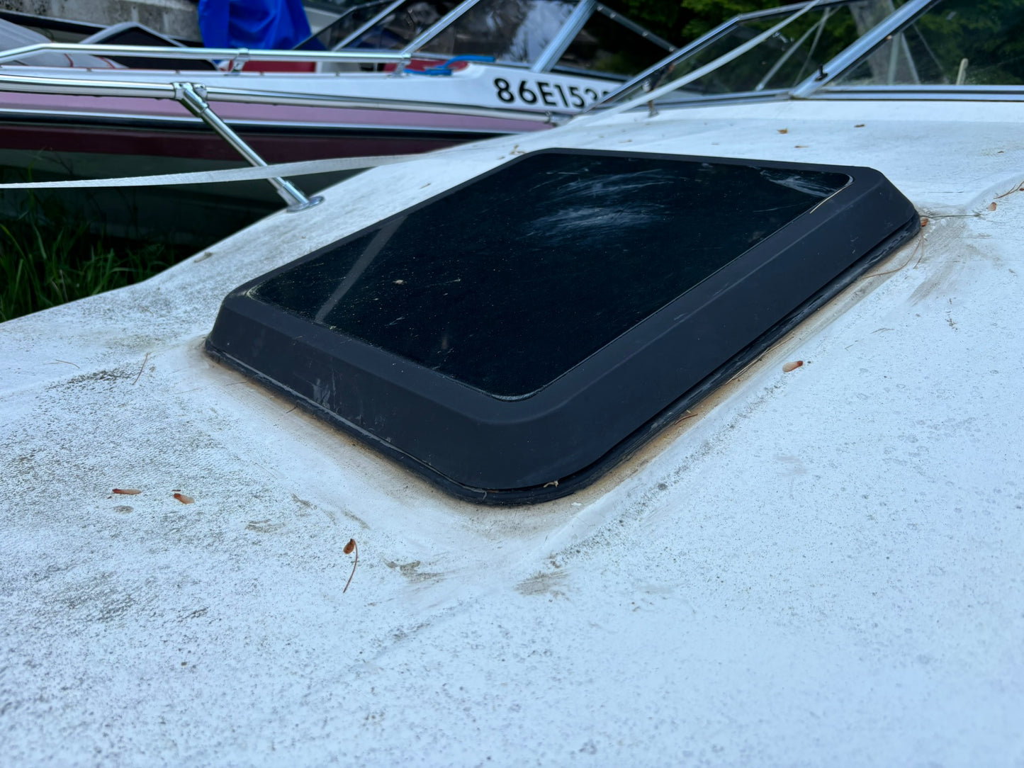 1995 Bayliner 1850 Capri 3-Panel Windshield