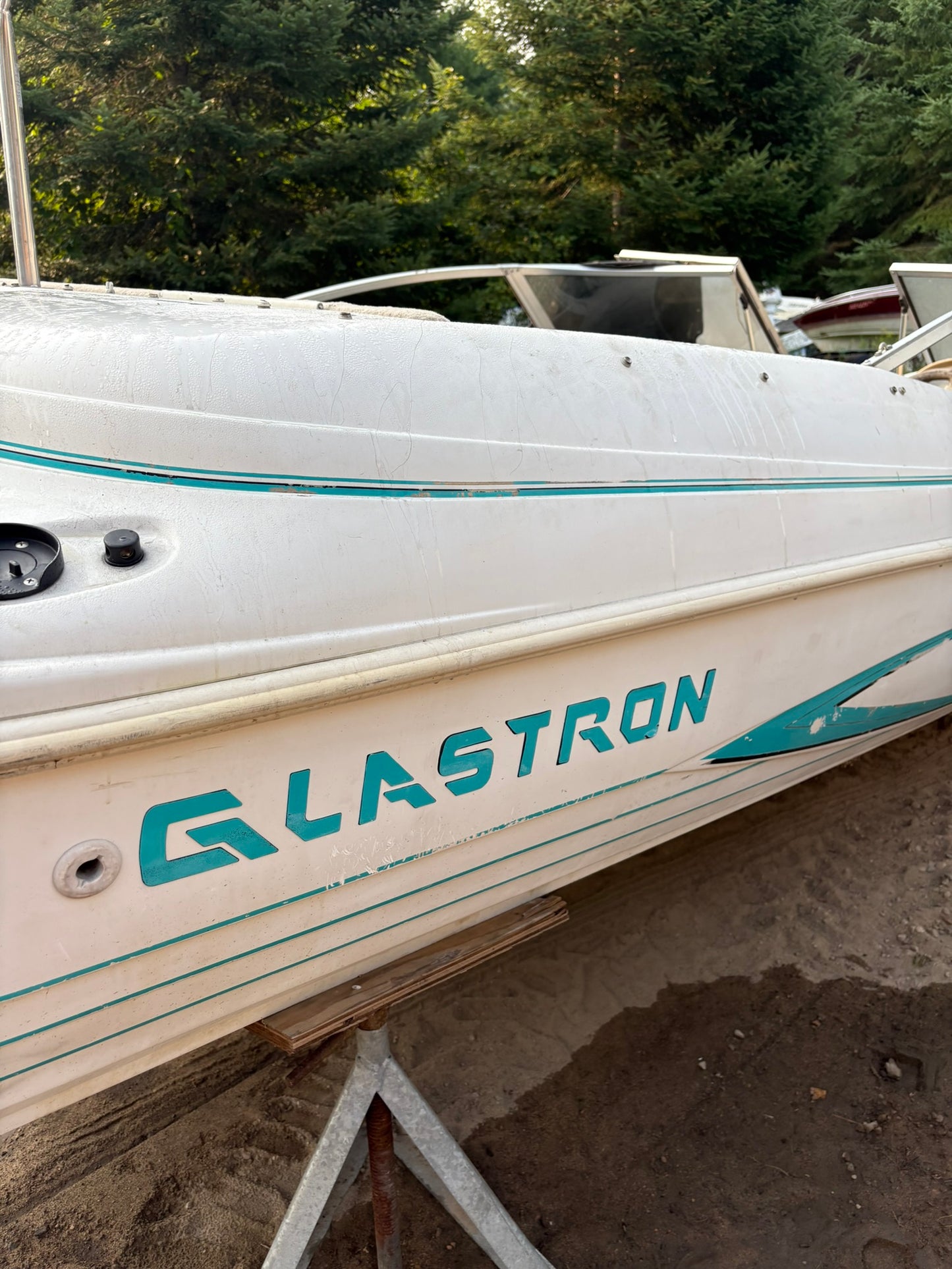 1995 Glastron SSV 175 3-Panel Curved Windshield