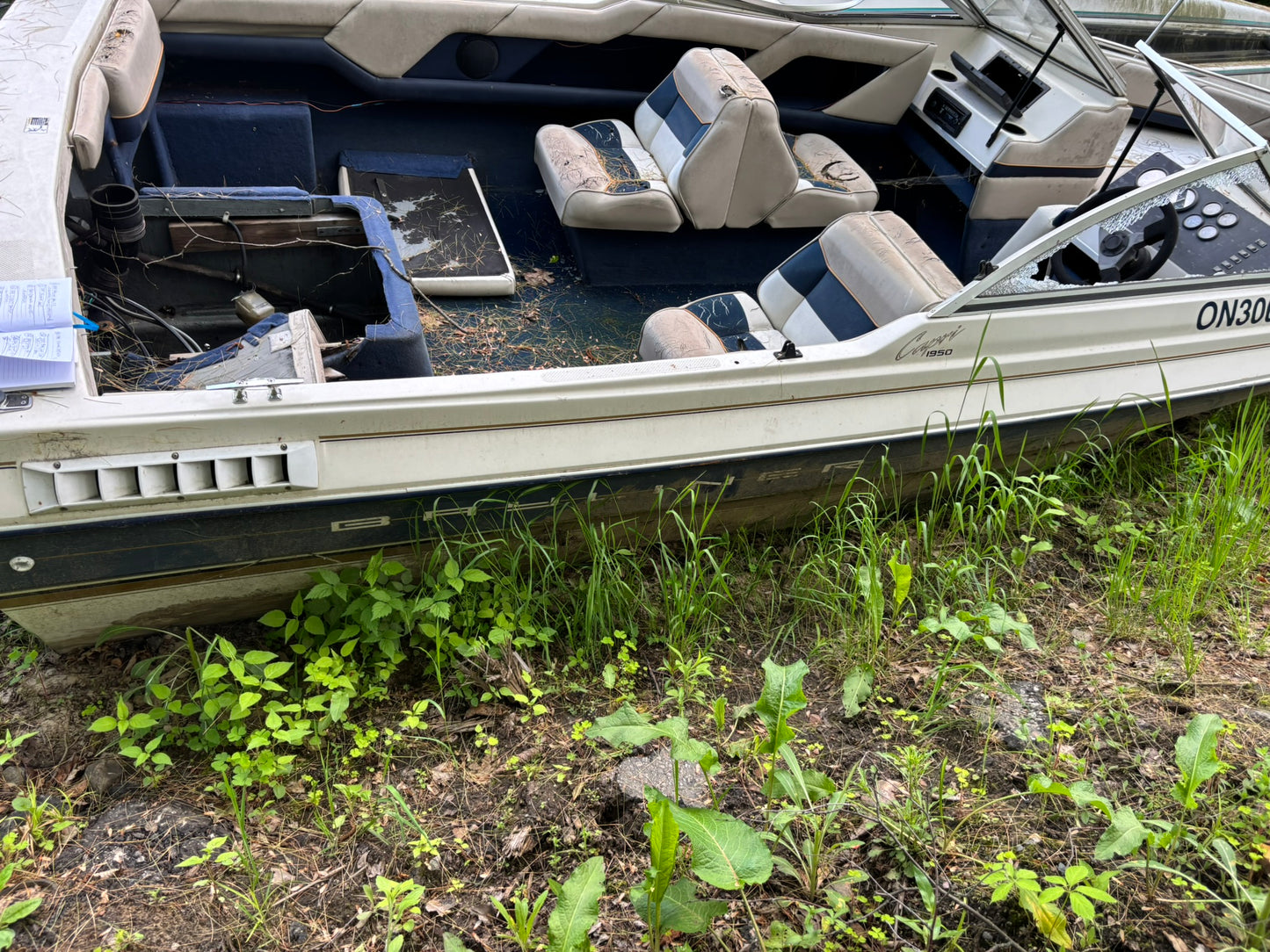 1996 Bayliner Capri 1950 3-Panel Windshield