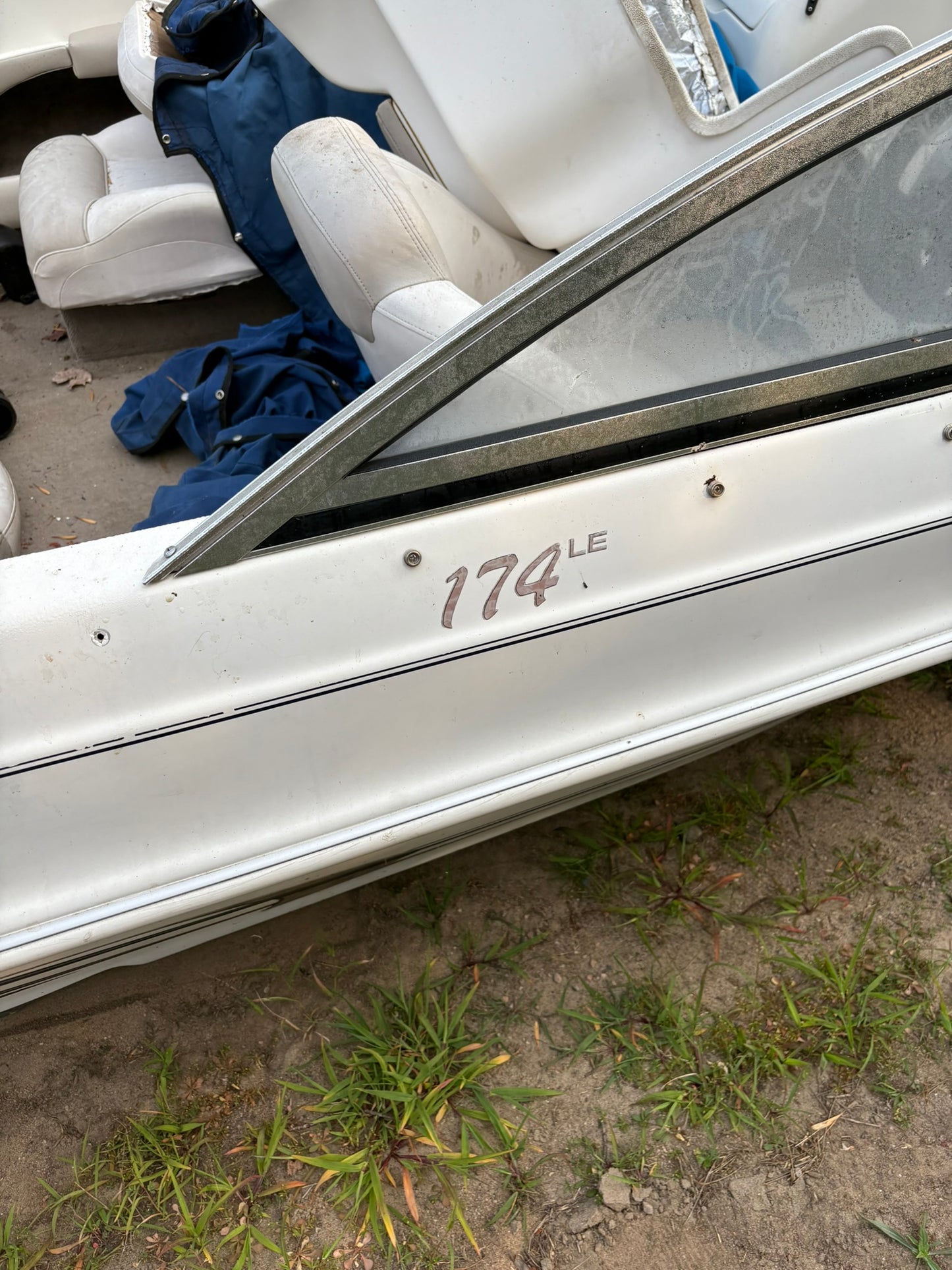 2005 Grew 174 LE 3-Panel Curved Windshield