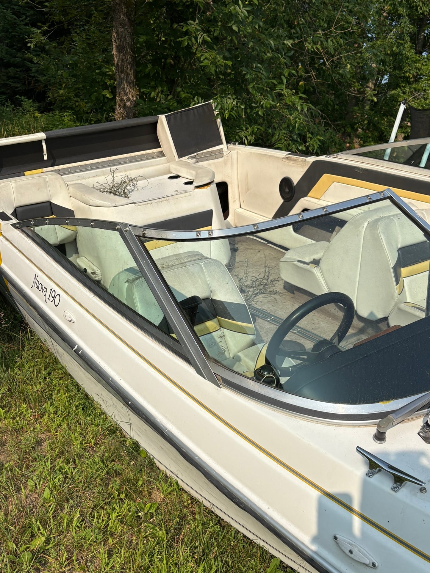 2009 Cadorette Nouva 190 3-Panel Windshield