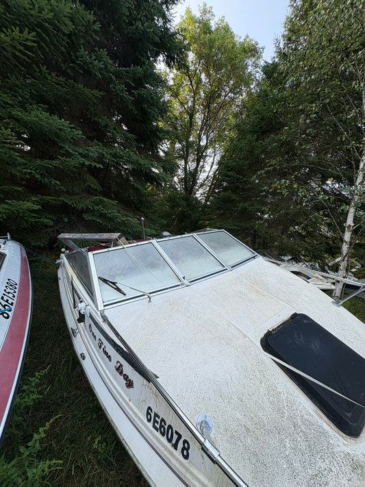1983 Bayliner Capri 3-Panel Windshield