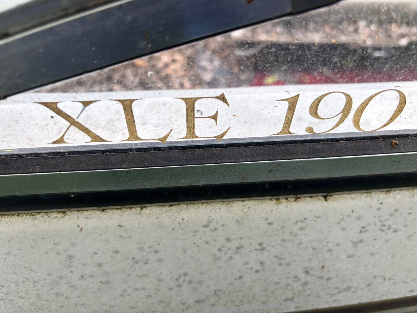1989 Cutter XLE 190 3-Panel Curved Windshield