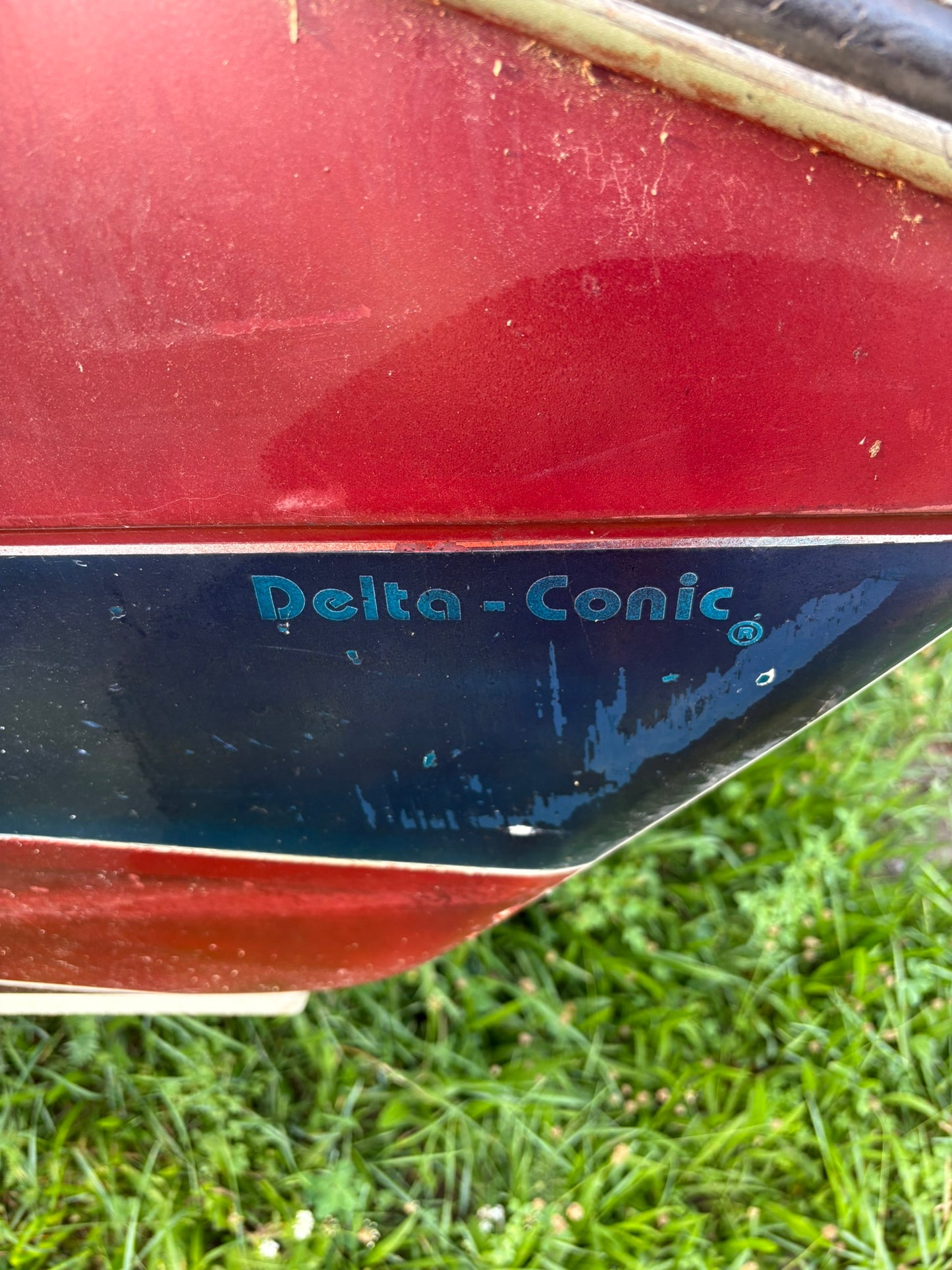 1989 Larson Delta - Conic 3-Panel Windshield