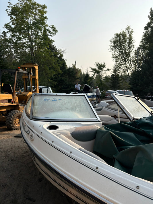 2000 Doral 170 BR 3-Panel Curved Windshield