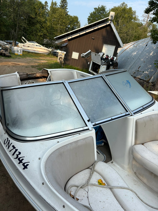 2005 Grew 174 LE 3-Panel Curved Windshield